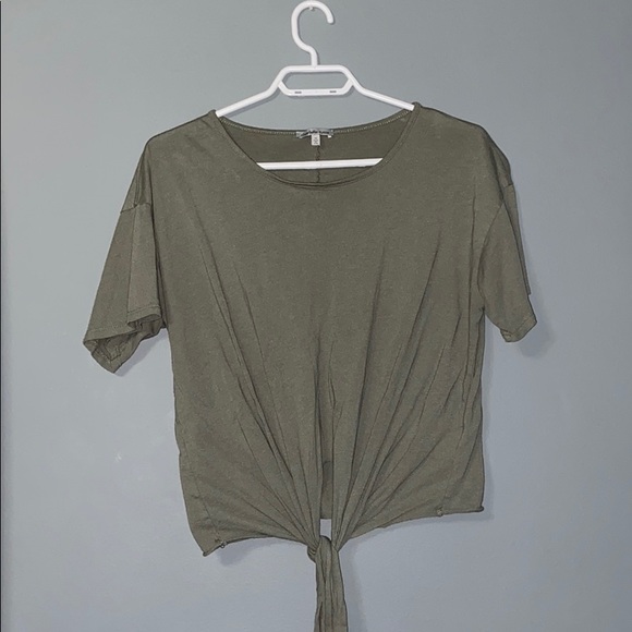 Charlotte Russe Tie Crop Top - Picture 1 of 2